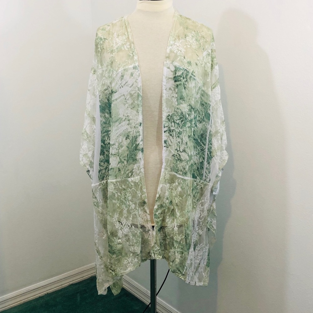 Lace Green & White Kimono Style Cardigan